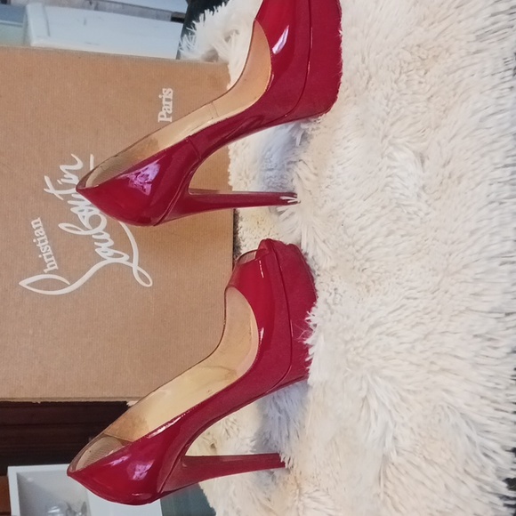 Shoes - Picture 3 of 5